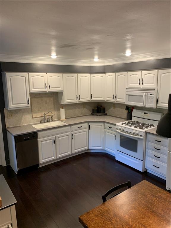 116 Isle Road Butler, PA 16001 - Photo 3 of 25 Kitchen