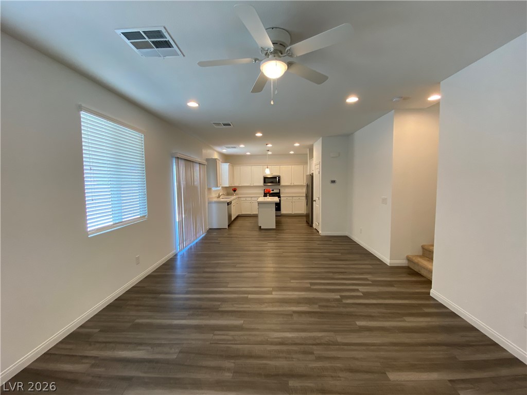 2212 Stone Well Road North Las Vegas, NV 89031 - Photo 3 of 43