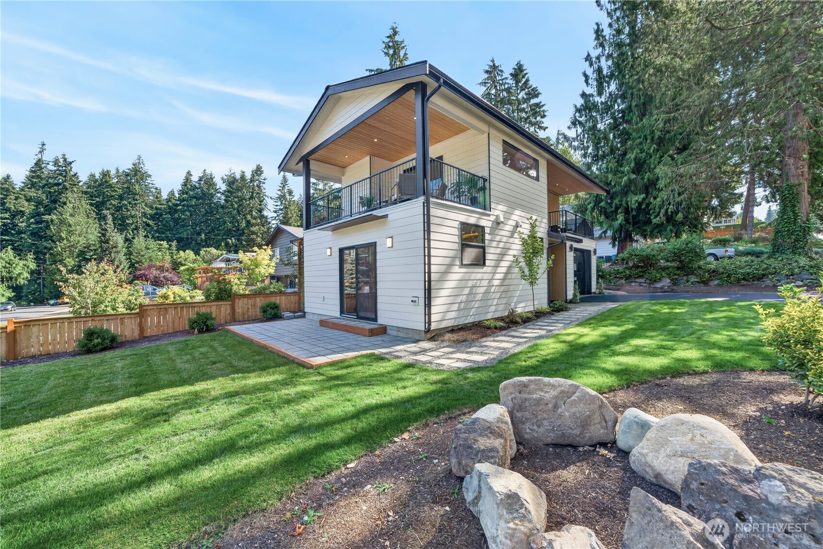 19927 89th Place West, Unit A Edmonds, WA 98026 - Photo 2 of 24