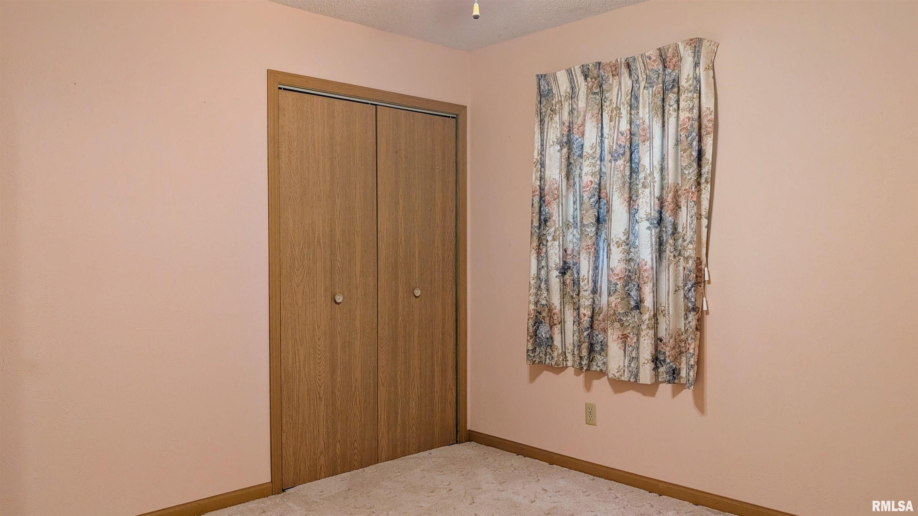 4487 Davis Road Pawnee, IL 62558 - Photo 17 of 34 Gallery Image 17