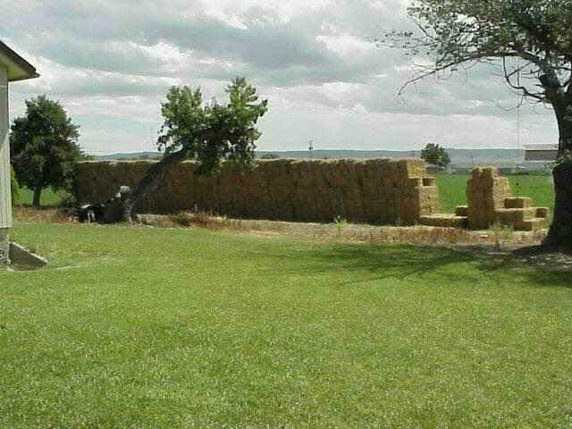 2910 Midvale Road Mabton, WA 98935 - Photo 5 of 5 a view of swimming pool with a yard
