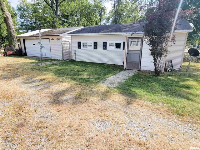 $45,000 | 595 West Street, Louisville, IL 62858