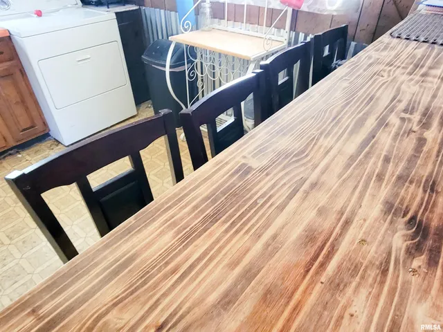 $45,000 | 595 West Street, Louisville, IL 62858