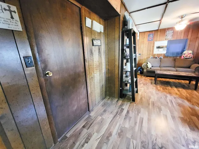 $45,000 | 595 West Street, Louisville, IL 62858