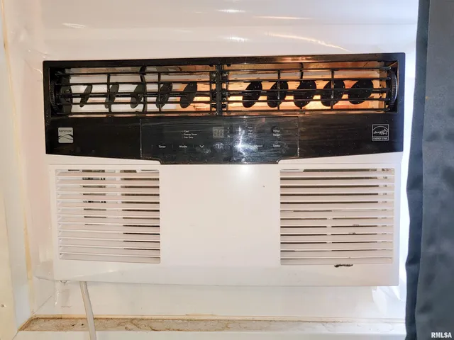 $45,000 | 595 West Street, Louisville, IL 62858