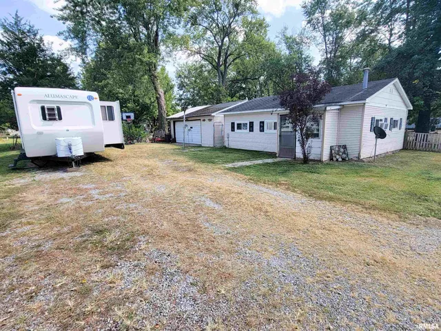 $45,000 | 595 West Street, Louisville, IL 62858