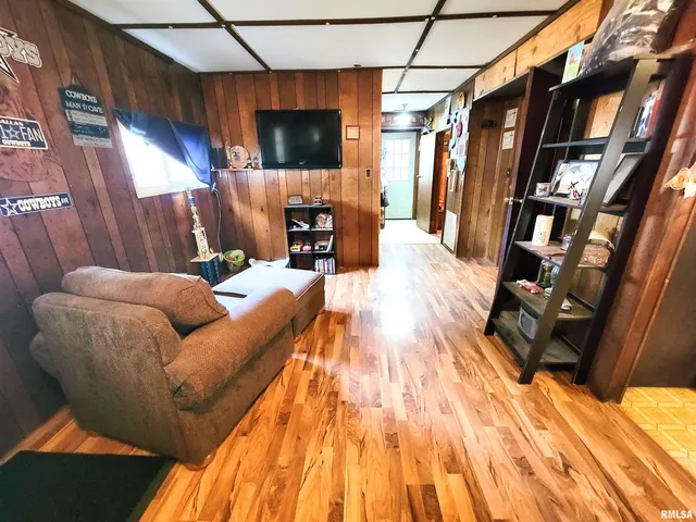 $45,000 | 595 West Street, Louisville, IL 62858