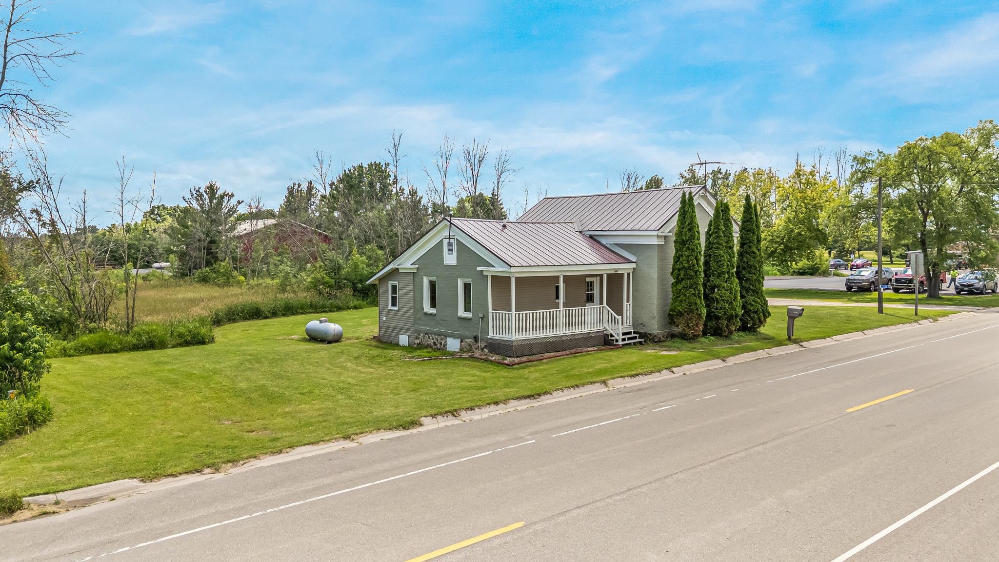 7683 County Rd II Fremont, WI 54940 - Photo 3 of 50