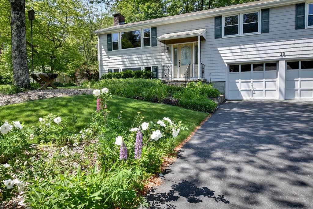 11 Woodmere Road Framingham, MA 01701 - Photo 3 of 40 Gallery Image 3