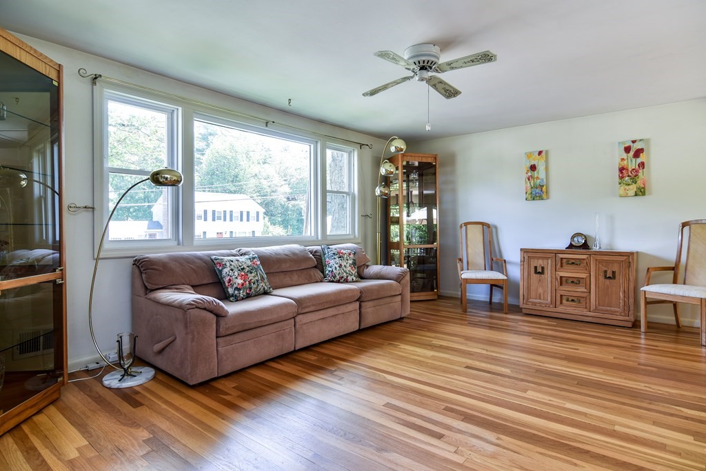 11 Woodmere Road Framingham, MA 01701 - Photo 5 of 40 Gallery Image 5