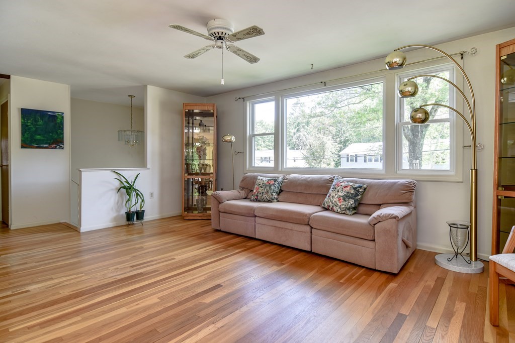 11 Woodmere Road Framingham, MA 01701 - Photo 8 of 40 Gallery Image 8