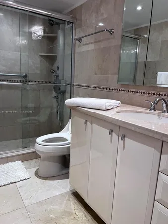 $6,700 | 5161 Collins Avenue, Unit 505, Miami Beach, FL 33140