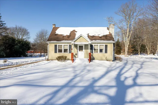 $325,000 | 4526 Lower Mountain Road, New Hope, PA 18938