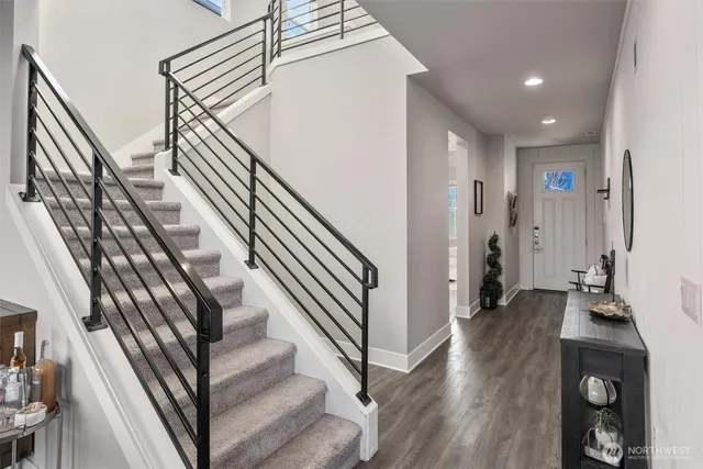 $1,100,000 | 26924 237th Place Southeast, Maple Valley, WA 98038