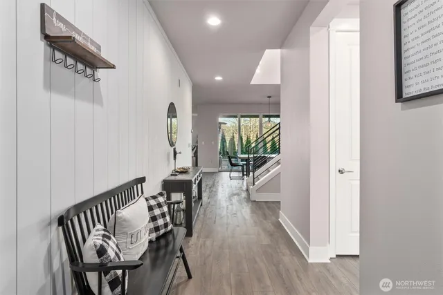 $1,100,000 | 26924 237th Place Southeast, Maple Valley, WA 98038