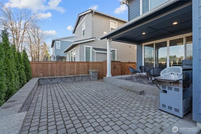 $1,100,000 | 26924 237th Place Southeast, Maple Valley, WA 98038