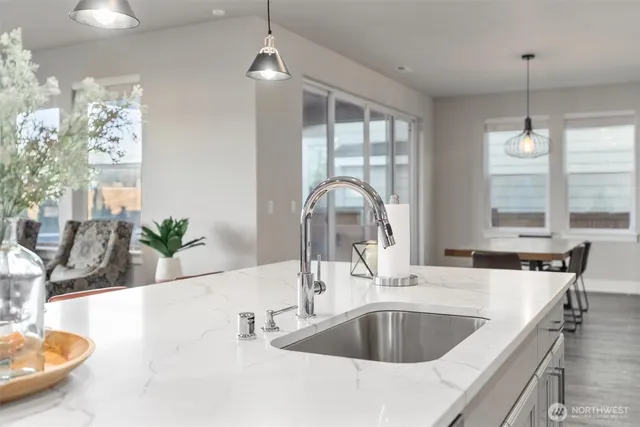 $1,100,000 | 26924 237th Place Southeast, Maple Valley, WA 98038