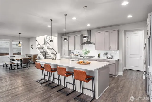 $1,100,000 | 26924 237th Place Southeast, Maple Valley, WA 98038