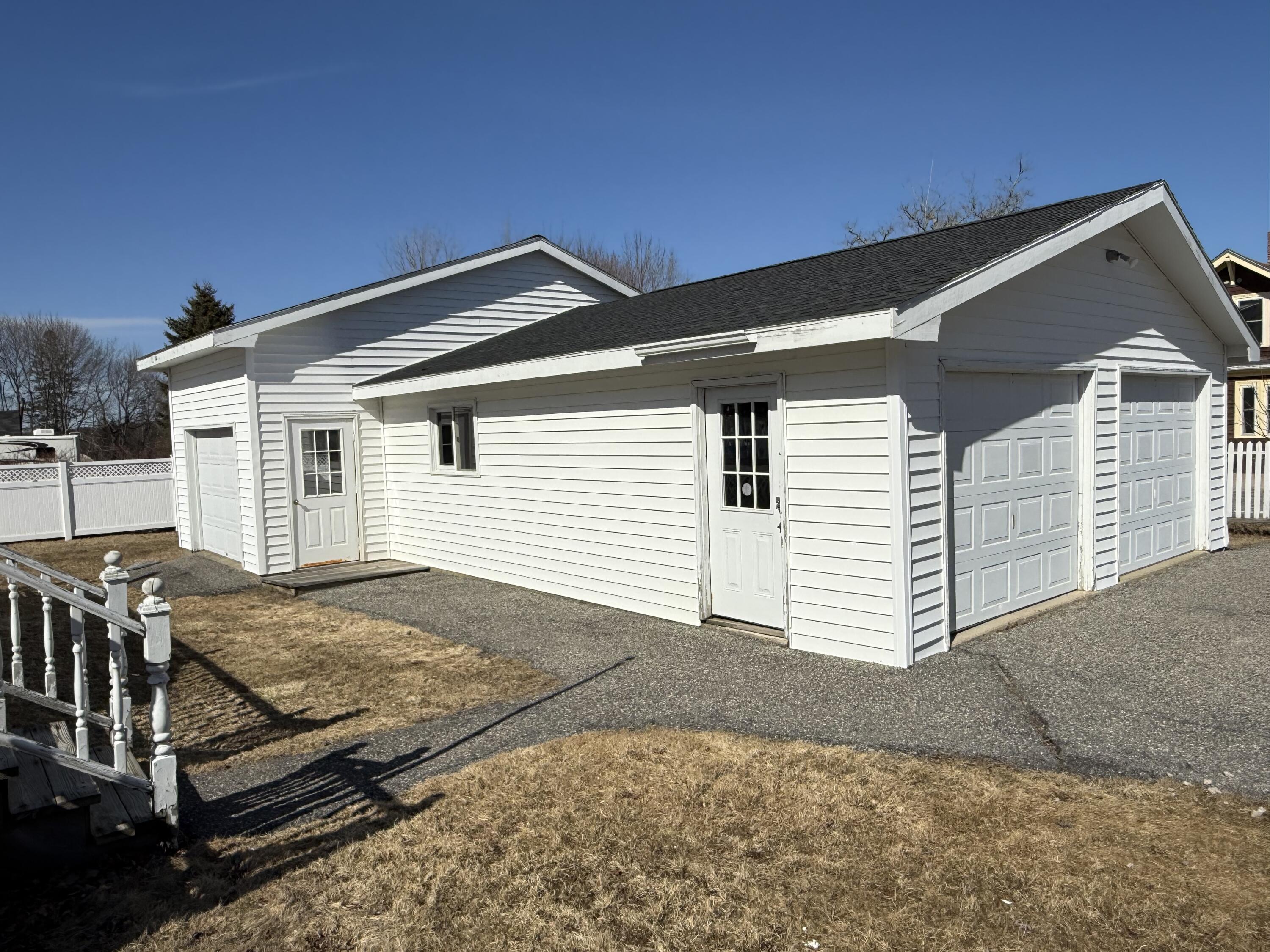 65 North Street Machias, ME 04654 - Photo 5 of 34 IMG_4489