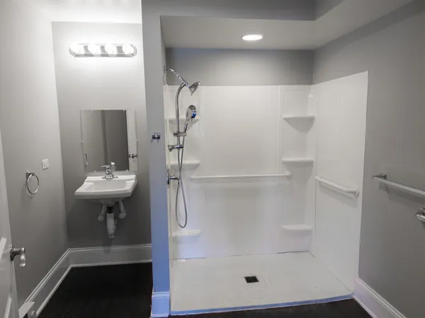 $1,250 | 113 North Hickory Street, Unit A, Joliet, IL 60435