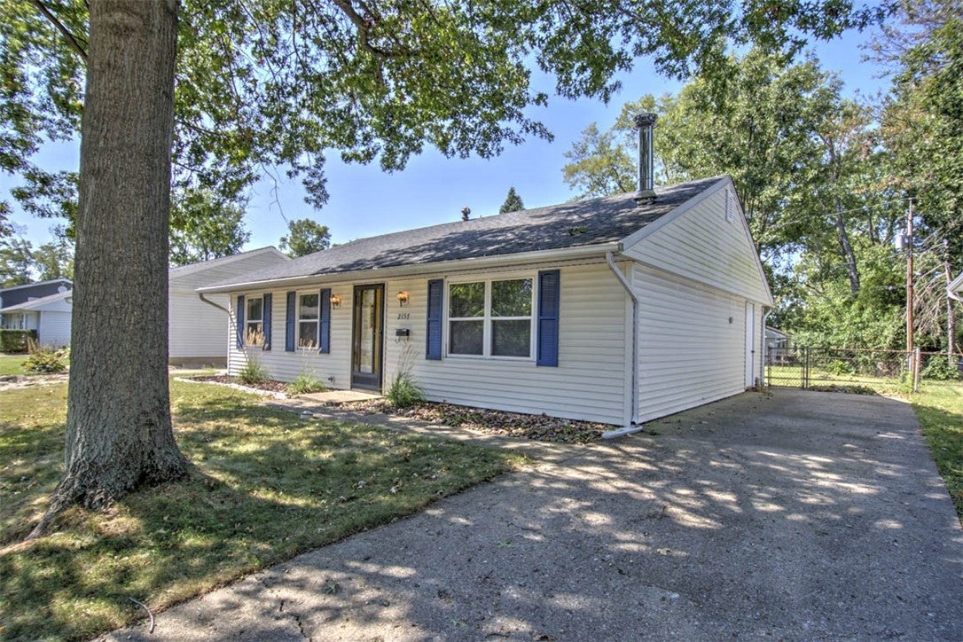 2157 North Dennis Avenue Decatur, IL 62526 - Photo 2 of 24 Gallery Image 2