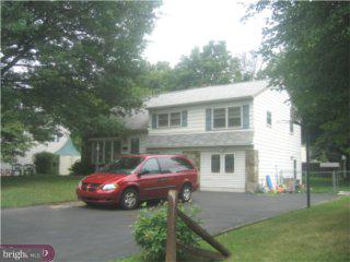 1031 Riviera Road Warminster, PA 18974 - Photo 2 of 6