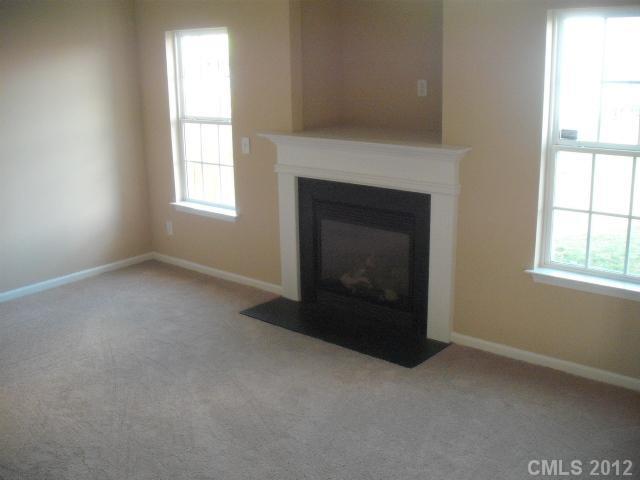 814 Reigate Road Charlotte, NC 28262 - Photo 4 of 10 Gallery Image 4