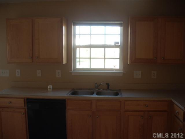 814 Reigate Road Charlotte, NC 28262 - Photo 5 of 10 Gallery Image 5