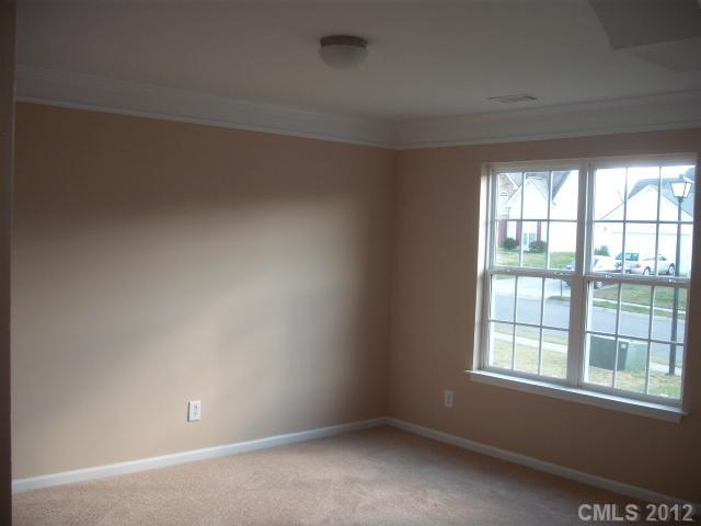 814 Reigate Road Charlotte, NC 28262 - Photo 6 of 10 Gallery Image 6