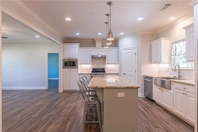 $327,500 | 648 Barron Chapel Road, Pineville, LA 71360