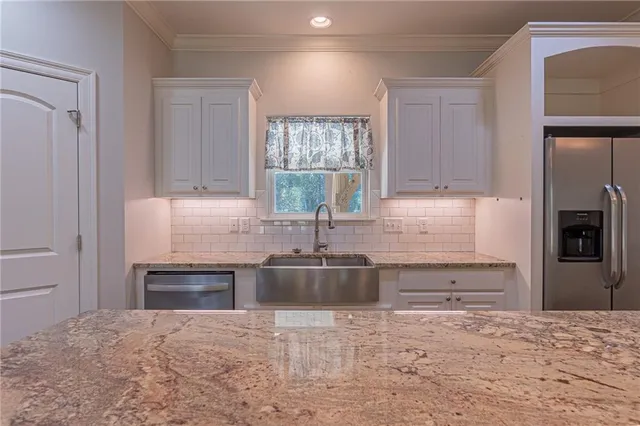 $327,500 | 648 Barron Chapel Road, Pineville, LA 71360