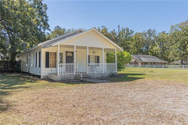 $327,500 | 648 Barron Chapel Road, Pineville, LA 71360