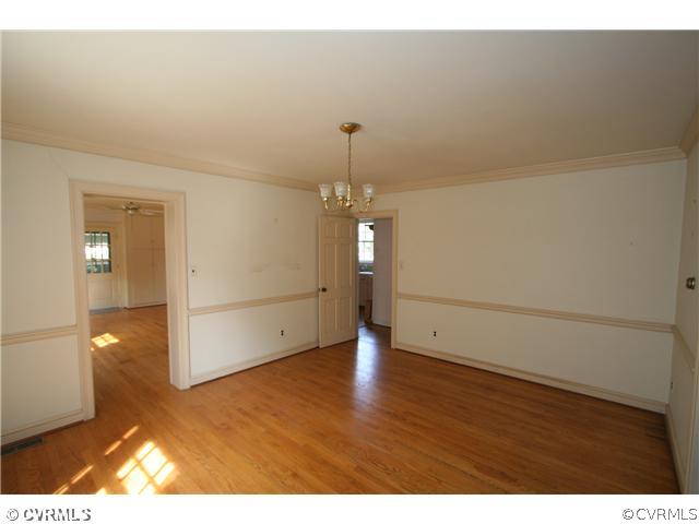 9814 River Road Henrico, VA 23238 - Photo 4 of 12 Dining Room