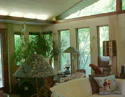 135 Siebert Road Pittsburgh, PA 15237 - Photo 2 of 8 Living Room.