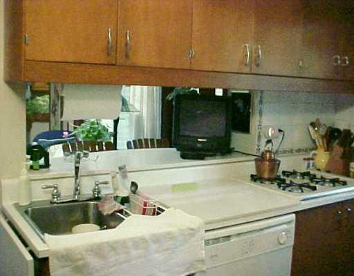 135 Siebert Road Pittsburgh, PA 15237 - Photo 4 of 8 Kitchen.