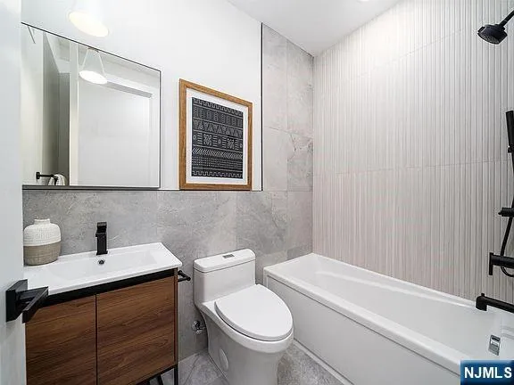 $3,500 | 431 Palisade Avenue, Unit 3, Jersey City, NJ 07307