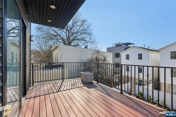 $3,500 | 431 Palisade Avenue, Unit 3, Jersey City, NJ 07307