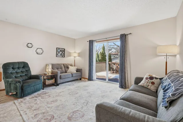 $385,000 | 4123 Yates Avenue North, Robbinsdale, MN 55422