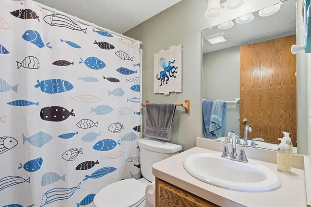 $385,000 | 4123 Yates Avenue North, Robbinsdale, MN 55422