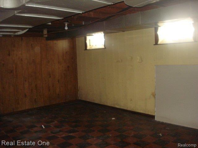 8055 Rolyat Street Detroit, MI 48234 - Photo 21 of 25 DSC05756