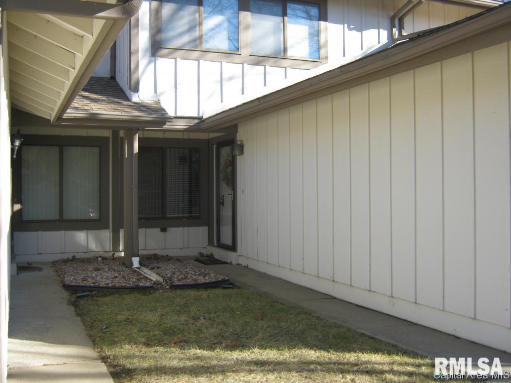 30 Oakbend Court Springfield, IL 62704 - Photo 1 of 20