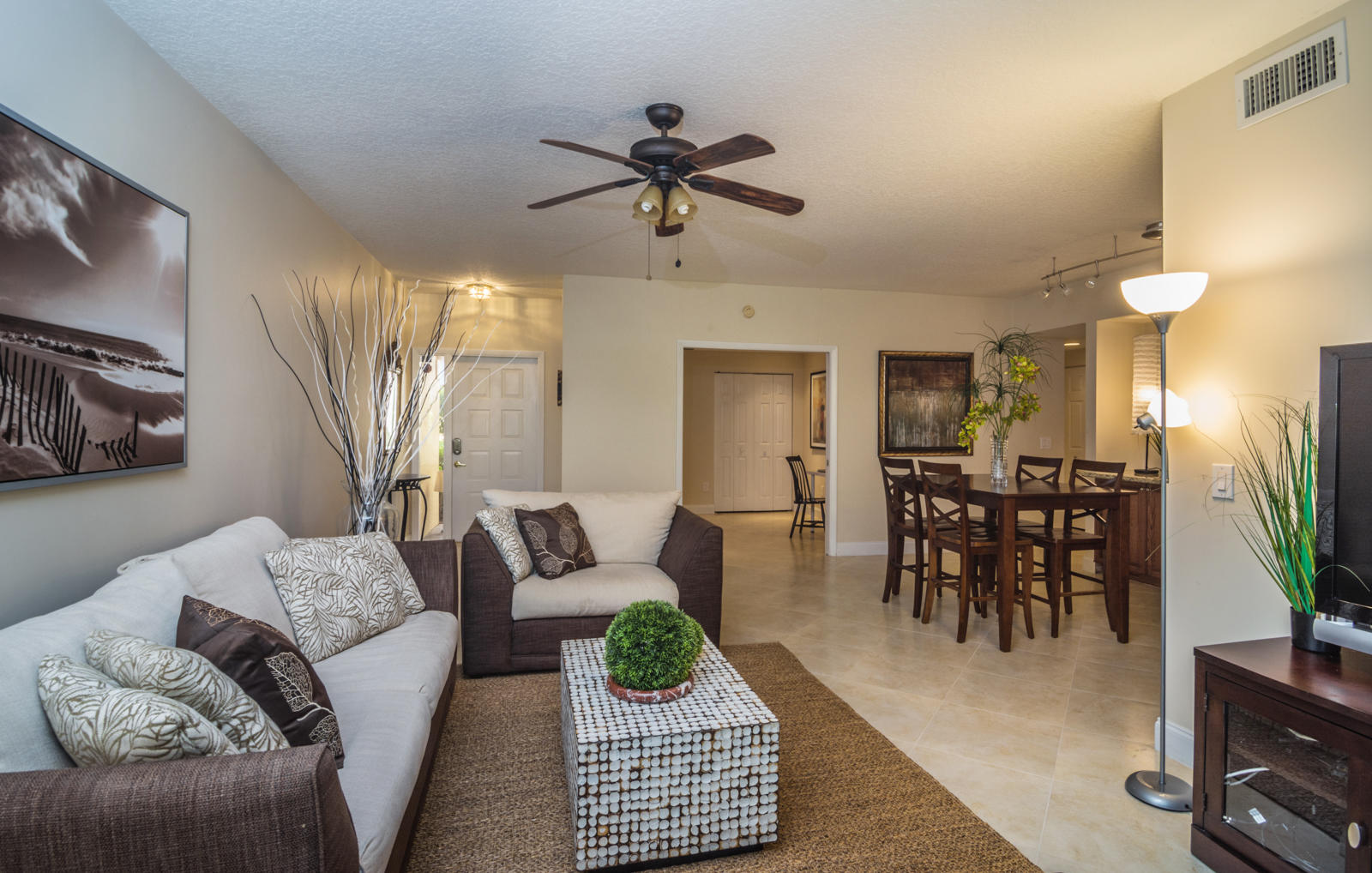 17060 Emile Street, Unit 4 Boca Raton, FL 33487 - Photo 3 of 31 9ADA892F-5A4C-497F-9FD7-A9FE47038D66