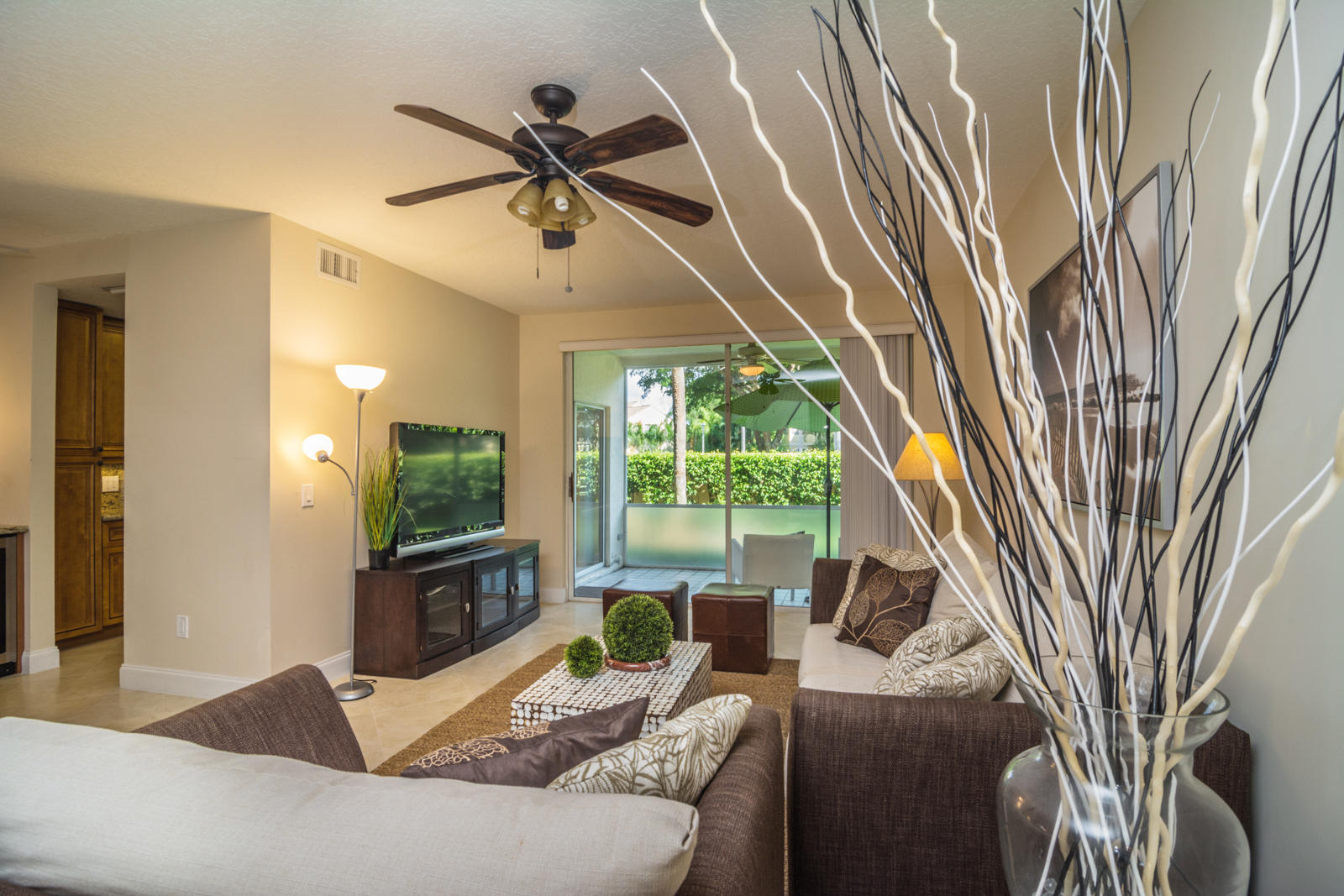 17060 Emile Street, Unit 4 Boca Raton, FL 33487 - Photo 6 of 31 AFB2EED5-5870-4B42-9EB8-60C3A39F356C