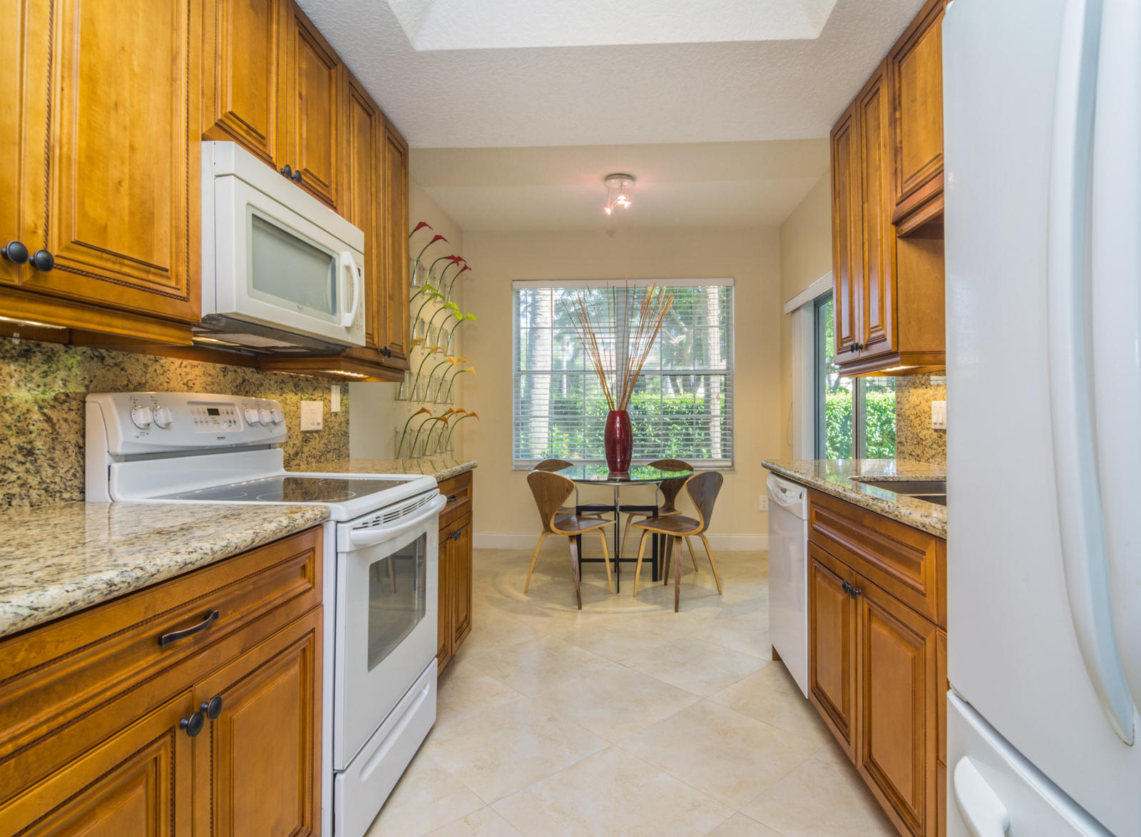17060 Emile Street, Unit 4 Boca Raton, FL 33487 - Photo 10 of 31 023AE032-9C8E-463B-AF6A-E586C9A56682