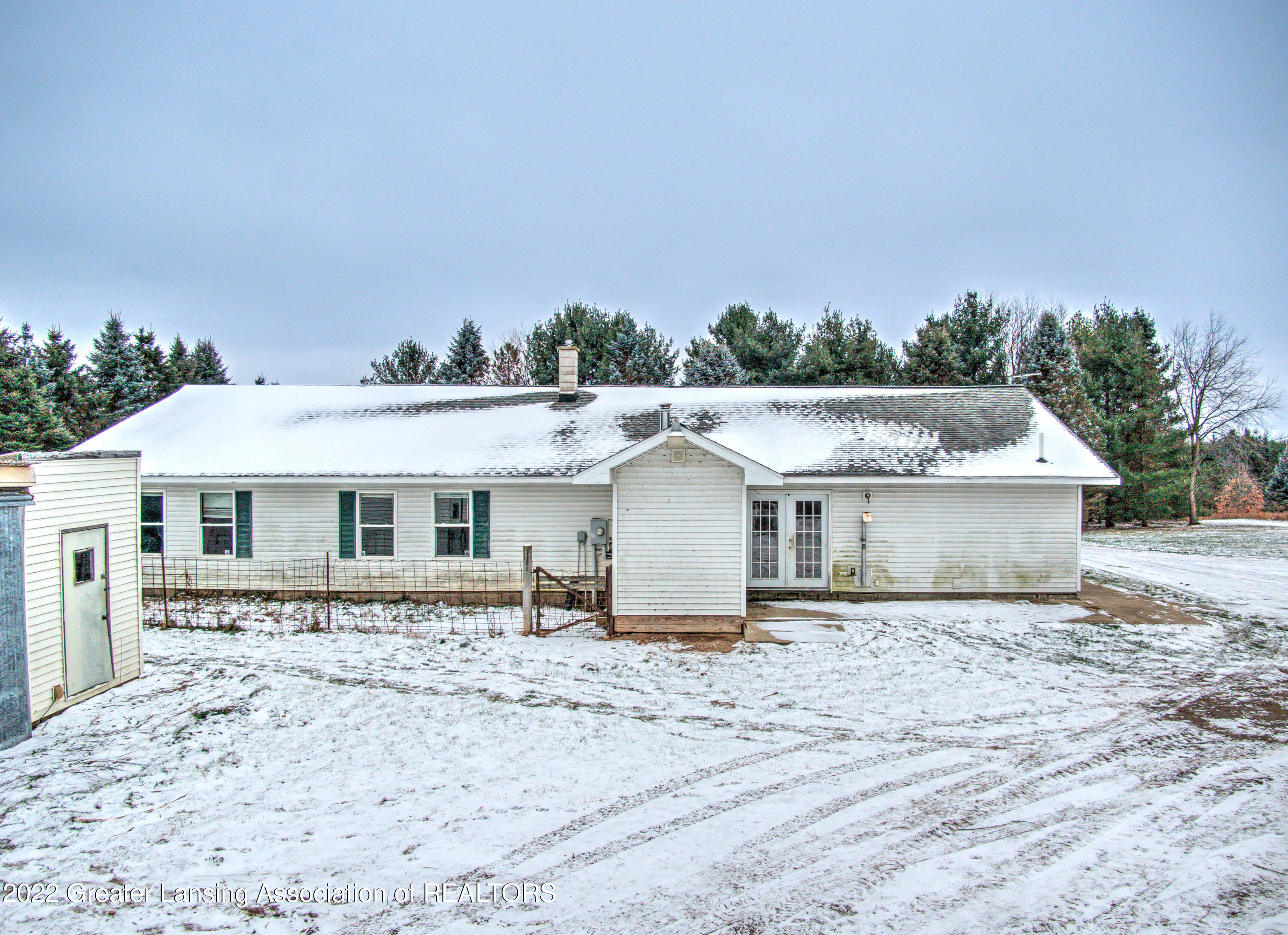5080 Crain Road Onondaga, MI 49264 - Photo 7 of 30 Back of house with dog run
