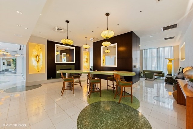 123 South Green Street, Unit 1007B Chicago, IL 60607 - Photo 2 of 15