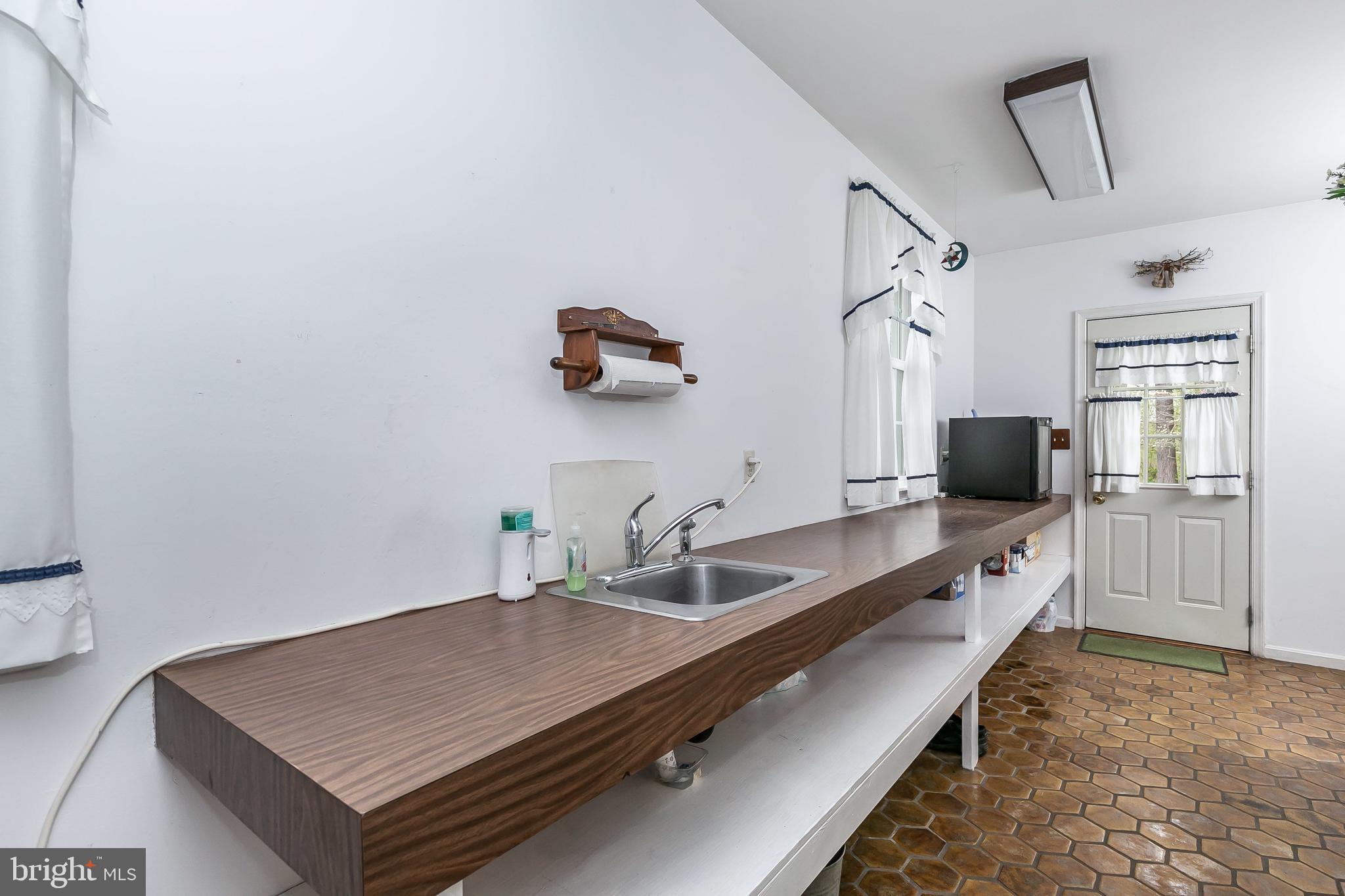 1400 Corbett Road Monkton, MD 21111 - Photo 11 of 20 Mudroom