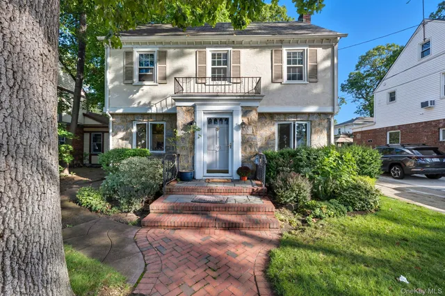 $749,999 | 145 Cornwell Avenue, Valley Stream, NY 11580