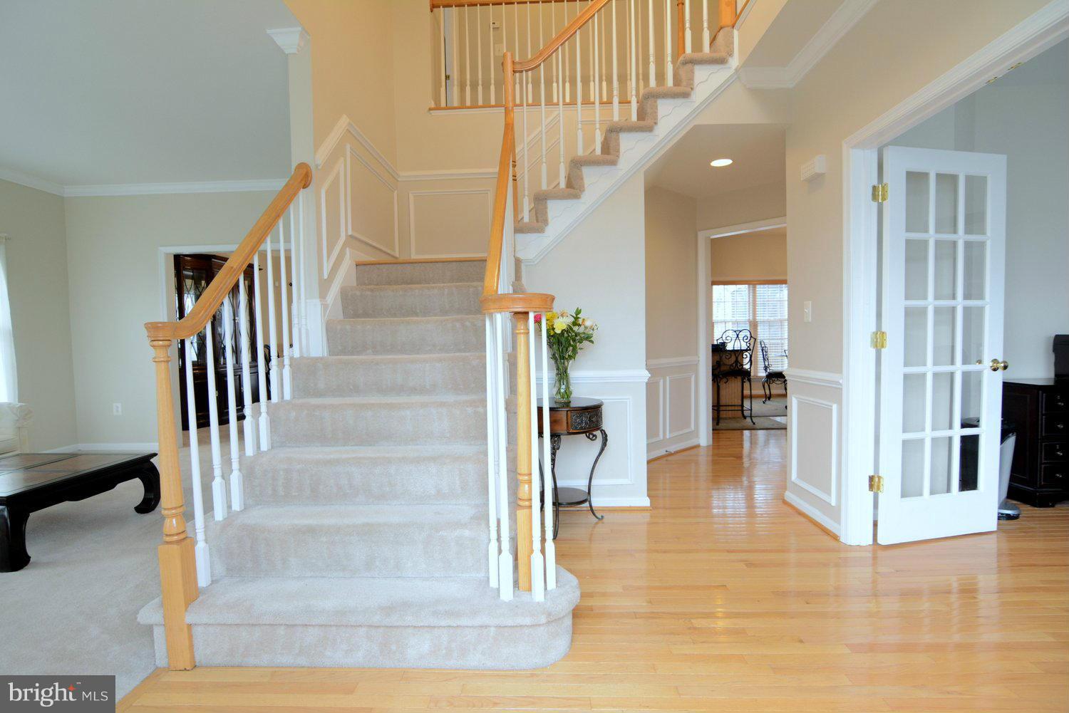 13242 Braddock Road Clifton, VA 20124 - Photo 2 of 30 entrance with 2 story foyer