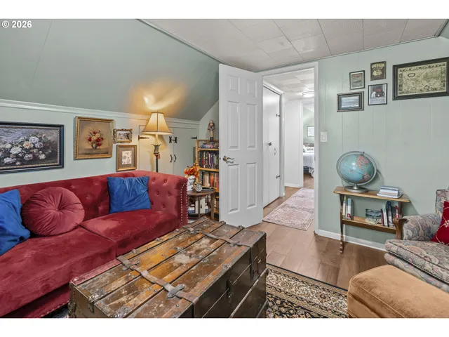 $795,000 | 24618 Highway 99, Junction City, OR 97448